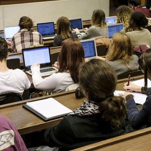 Assurance maladie et droits inscriptions pour la rentre tudiante