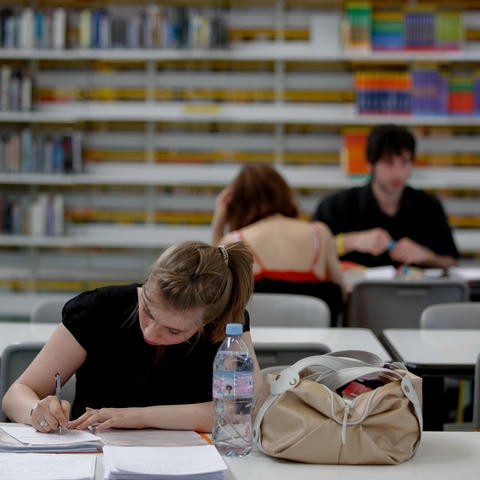 Une nouvelle aide financire pour les tudiants : Aide exceptionnelle de solidarit