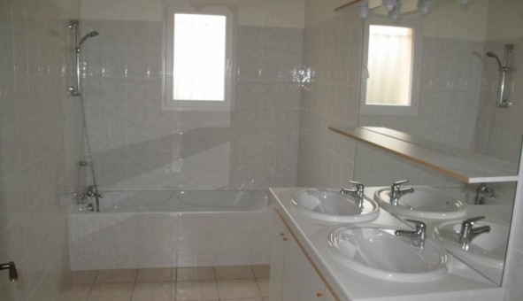 Logement �tudiant Duplex &agrave; Adissan (34230)