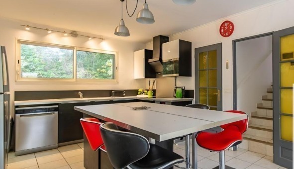 Logement �tudiant Duplex &agrave; Ansouis (84240)