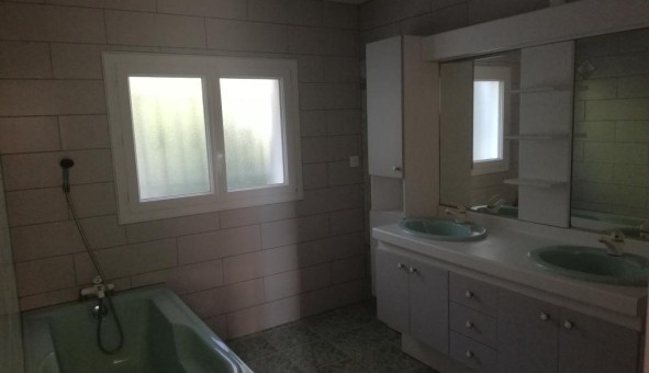 Logement �tudiant Duplex &agrave; Champs Romain (24470)