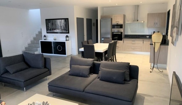 Logement �tudiant Duplex &agrave; Plan de la Tour (83120)