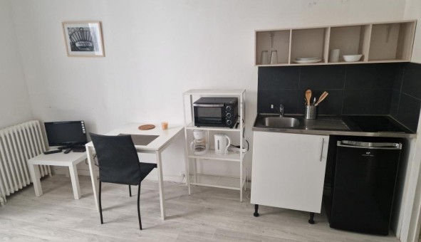 Logement tudiant Location Studio Vide Abrest (03200)