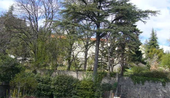 Logement tudiant Studio à Ajoux (07000)