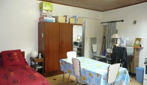 Logement tudiant Studio à Ajoux (07000)