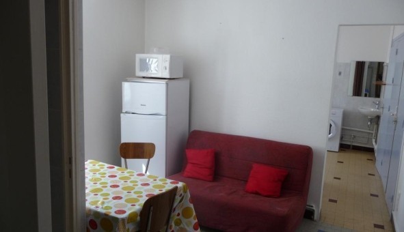 Logement tudiant Studio à Ajoux (07000)