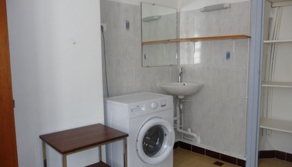 Logement tudiant Studio à Ajoux (07000)