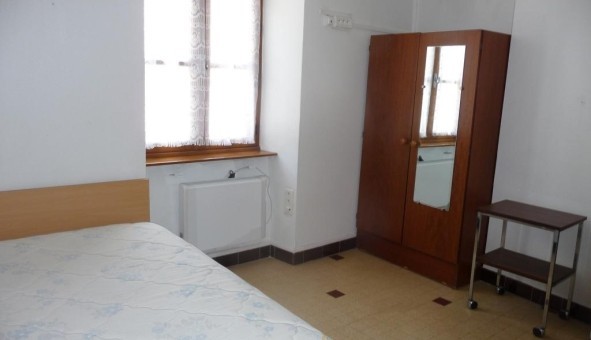 Logement tudiant Studio à Ajoux (07000)