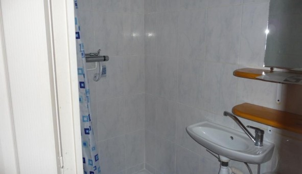 Logement tudiant Studio à Ajoux (07000)