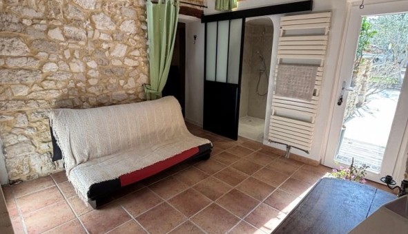 Logement tudiant Studio à Althen des Paluds (84210)