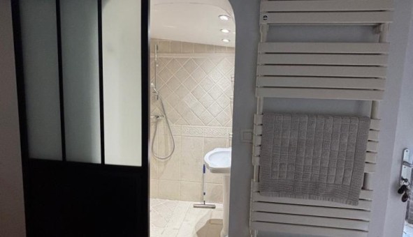 Logement tudiant Studio à Althen des Paluds (84210)