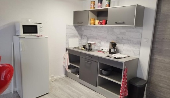 Logement tudiant Studio à Amur (79210)