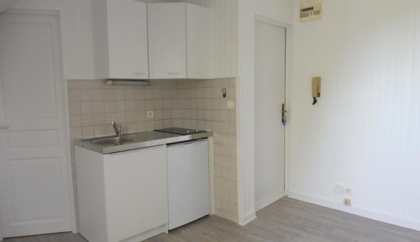 Logement tudiant Location Studio Vide Angers (49000)