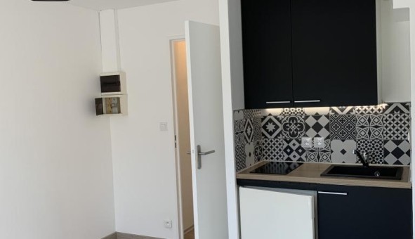 Logement tudiant Location Studio Vide Angers (49000)
