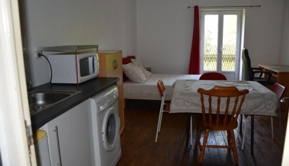 Logement tudiant Location Studio Vide Angers (49000)