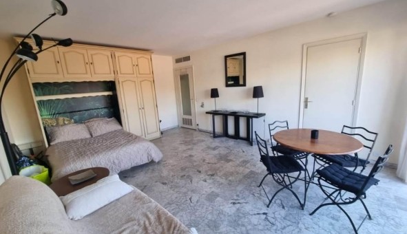 Logement tudiant Studio à Antibes (06160)