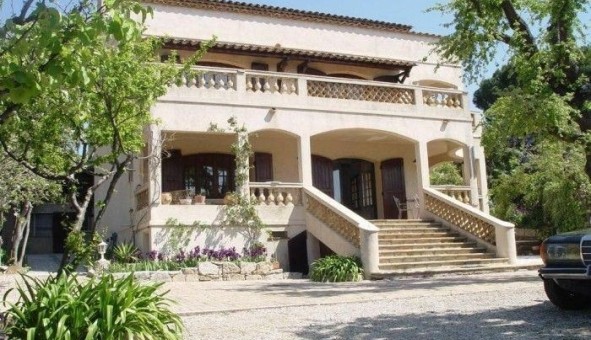 Logement tudiant Location Studio Vide Antibes (06160)