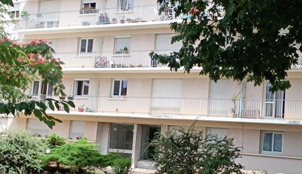 Logement tudiant Location Studio Vide Antony (92160)