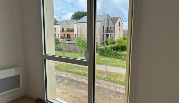 Logement tudiant Location Studio Vide Apremont (60300)