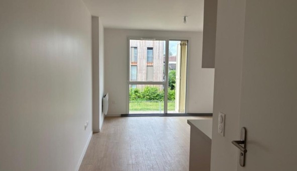Logement tudiant Studio à Apremont (60300)