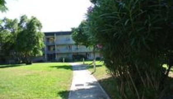 Logement tudiant Location Studio Vide Arles (13200)