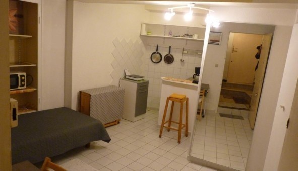 Logement étudiant Studio &agrave; Arles (13200)