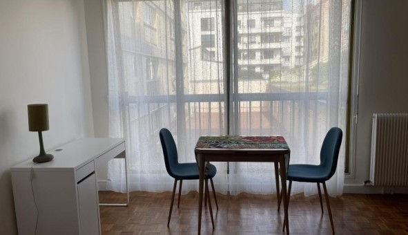 Logement tudiant Studio à Asnires sur Seine (92600)