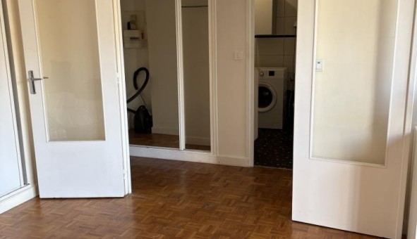 Logement tudiant Studio à Asnires sur Seine (92600)