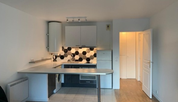 Logement tudiant Studio à Asnires sur Seine (92600)
