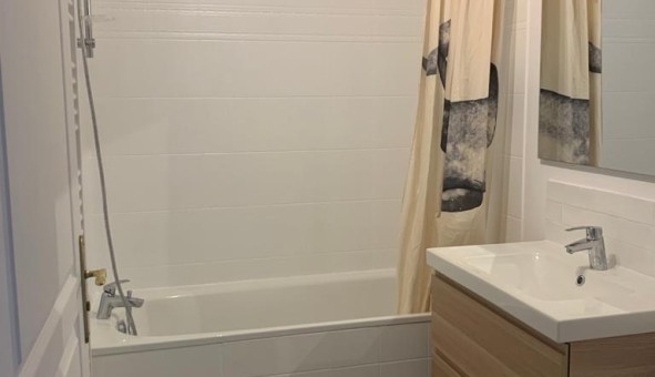 Logement tudiant Studio à Asnires sur Seine (92600)