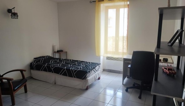 Logement tudiant Location Studio Vide Assignan (34360)