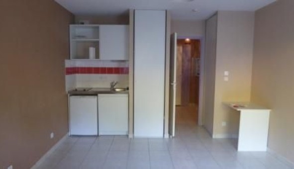 Logement �tudiant Studio &agrave; Atur (24750)