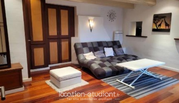 Logement tudiant Location Studio Vide Aups (83630)