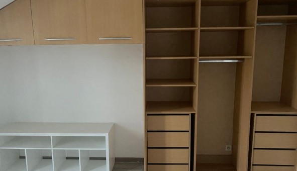 Logement �tudiant Studio &agrave; Auvers Saint Georges (91580)