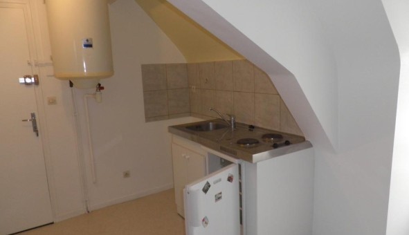 Logement tudiant Studio à Avez (72400)