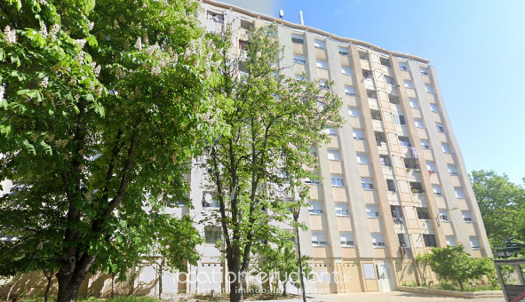 Logement tudiant Location Studio Vide Avignon (84000)