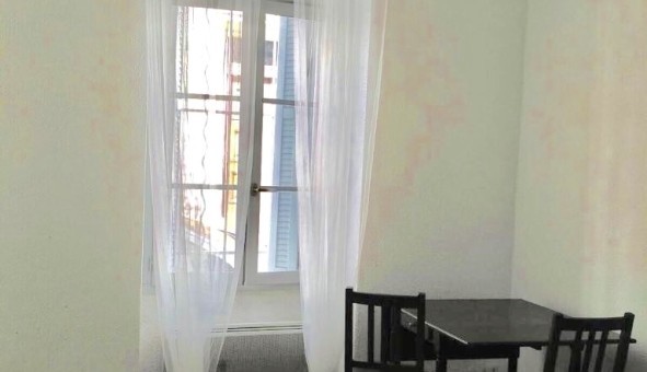 Logement tudiant Location Studio Vide Avignon (84000)