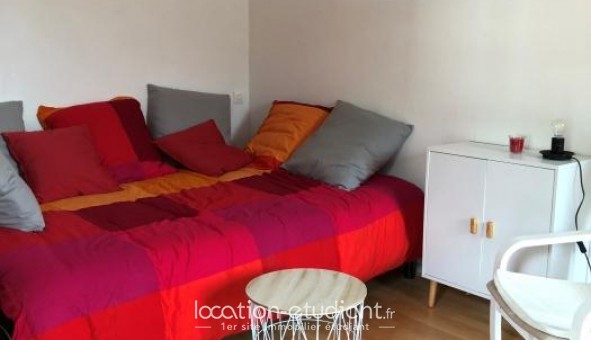 Logement tudiant Location Studio Vide Ax les Thermes (09110)