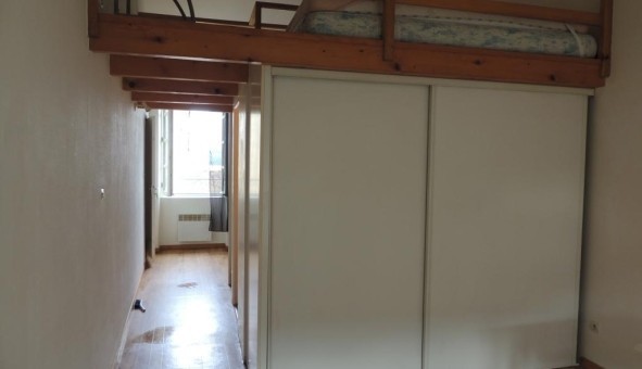Logement tudiant Studio à Bagnols sur Cze (30200)