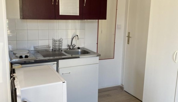 Logement tudiant Studio à Baudre (50000)