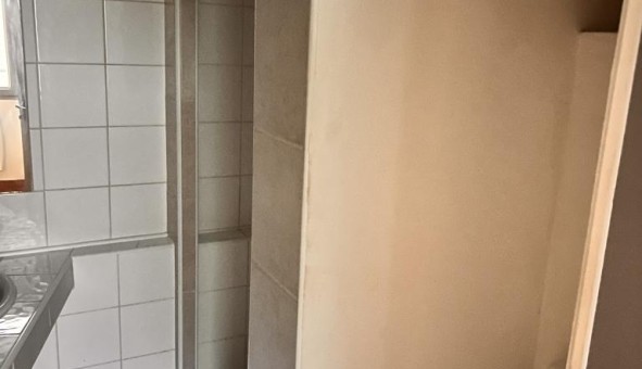 Logement tudiant Studio à Beaucaire (30300)