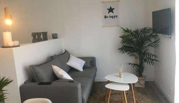 Logement �tudiant Studio &agrave; Belgentier (83210)