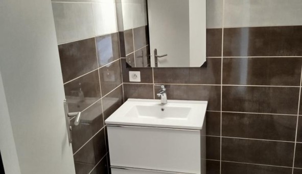 Logement tudiant Location Studio Vide Besanon (25000)