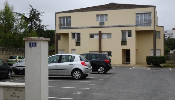 Logement tudiant Location Studio Vide Bessines (79000)