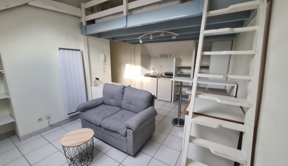 Logement étudiant Location Studio Vide Bezannes (51430)