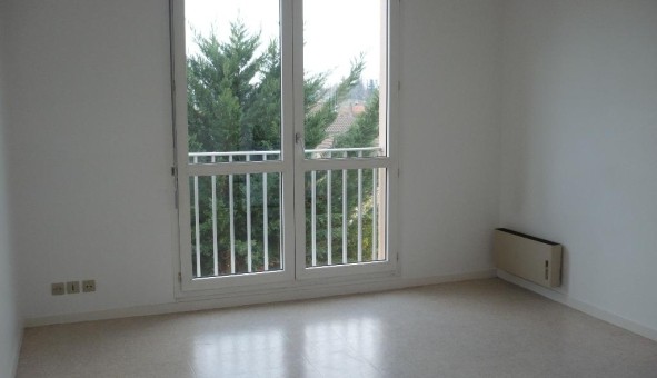Logement tudiant Location Studio Vide Biard (86000)