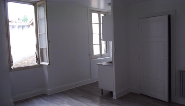 Logement tudiant Location Studio Vide Bias (47300)
