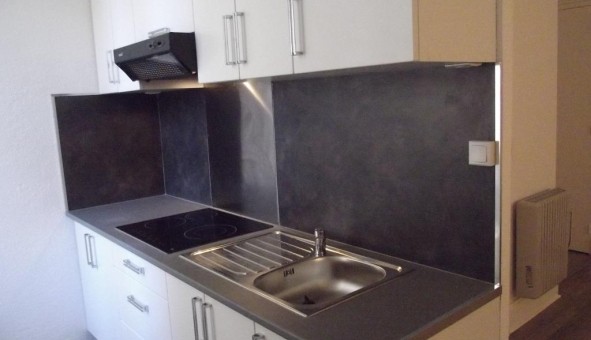 Logement tudiant Location Studio Vide Bias (47300)