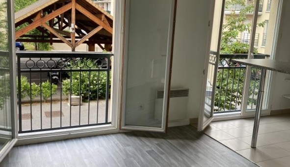 Logement �tudiant Studio &agrave; Bonneuil en France (95500)