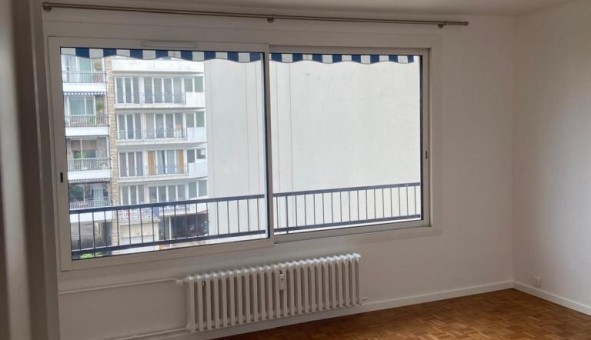 Logement étudiant Location Studio Vide Bourg la Reine (92340)